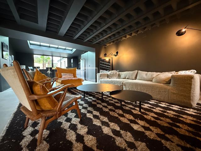 Maison 6 pièces 245 m²