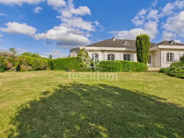 Maison 6 pièces 245 m²