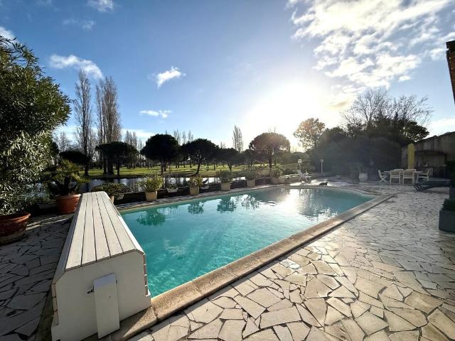 Maison 6 pièces 245 m²