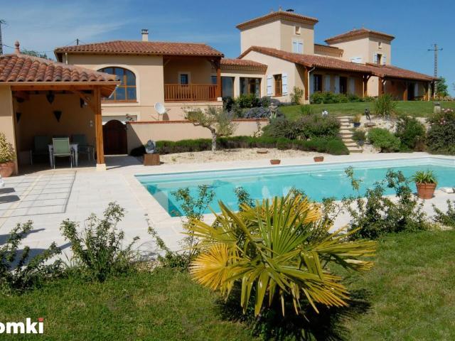 Maison 6 pièces 245 m²