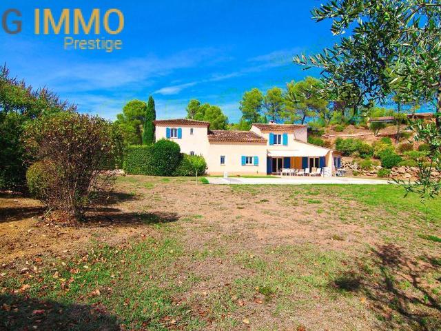 Maison 6 pièces 245 m²