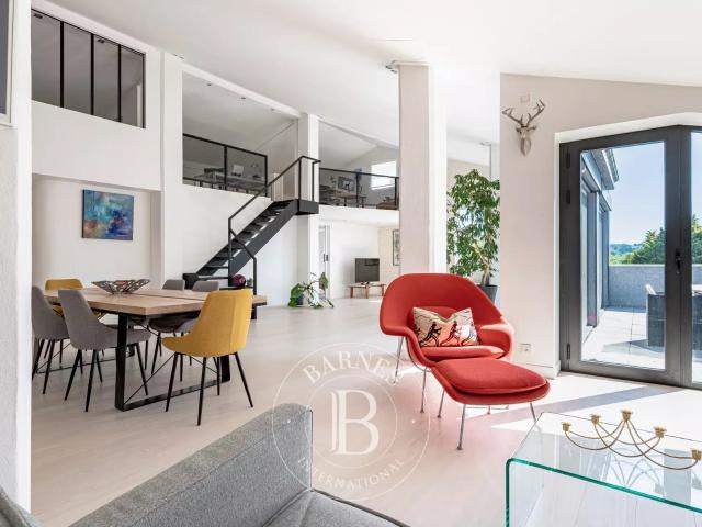Maison 6 pièces 246 m²