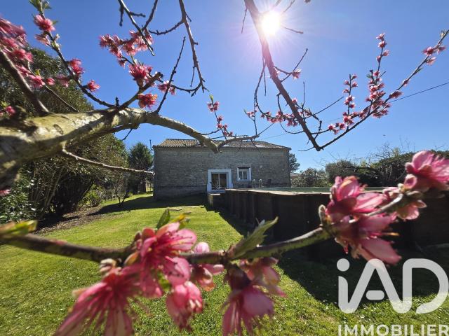 Maison 6 pièces 246 m²