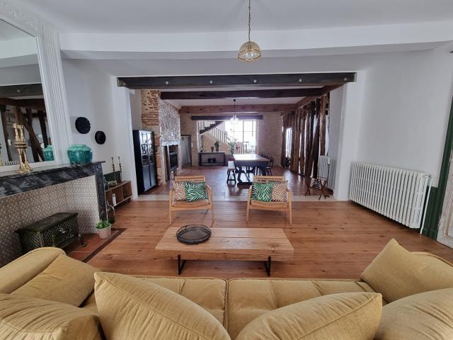Maison 6 pièces 246 m²