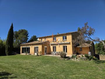 Maison 6 pièces 246 m²