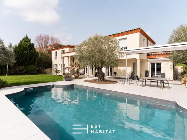 Maison 6 pièces 246 m²