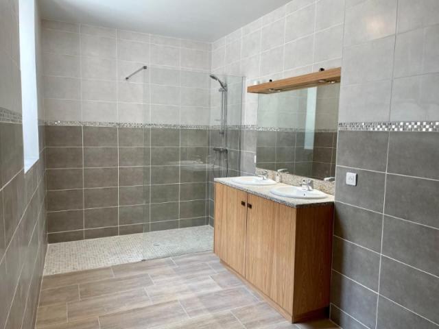 Maison 6 pièces, 246 m² à louer à Dunes 82340