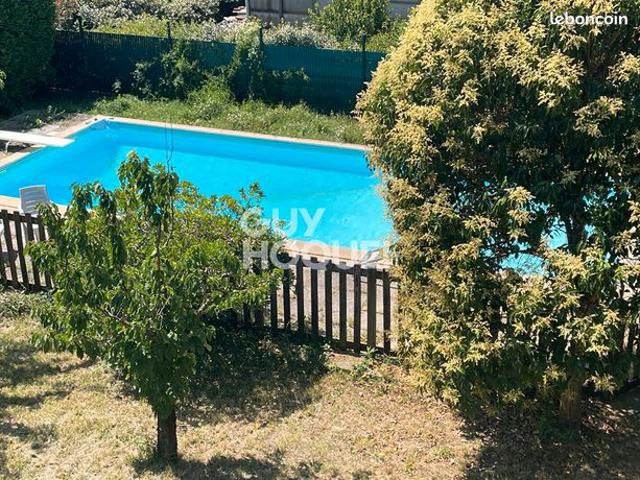 Maison 6 pièces 247 m²