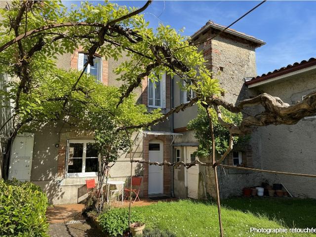 Maison 6 pièces 247 m²