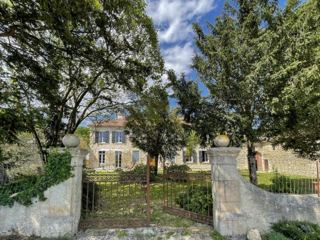 Maison 6 pièces 247 m²