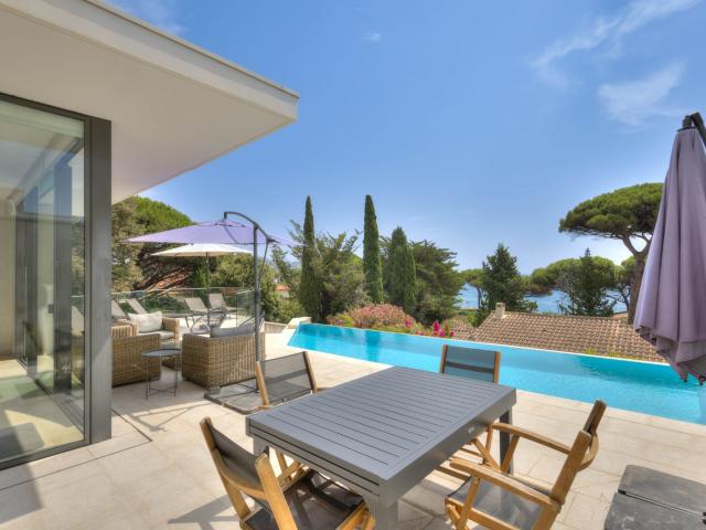 Maison 6 pièces 248 m²