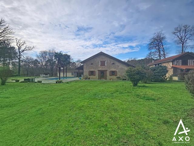 Maison 6 pièces 248 m²