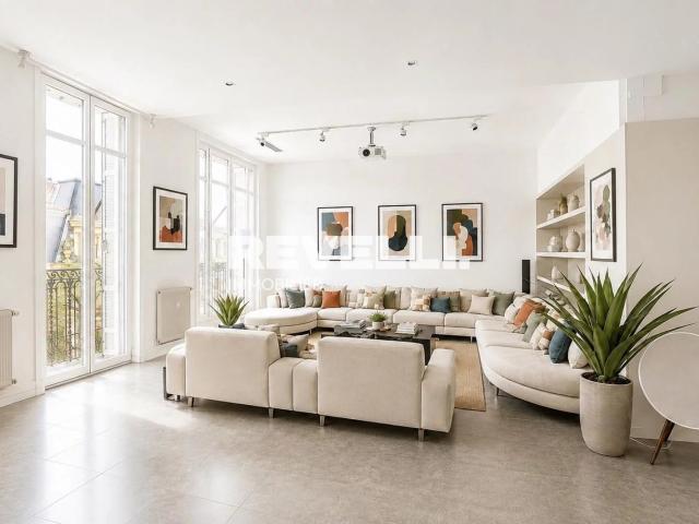 Maison 6 pièces 248 m²