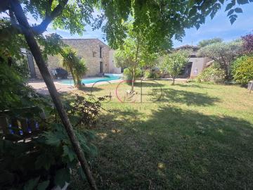 Maison 6 pièces 248 m²