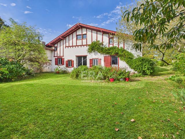 Maison 6 pièces 248 m²
