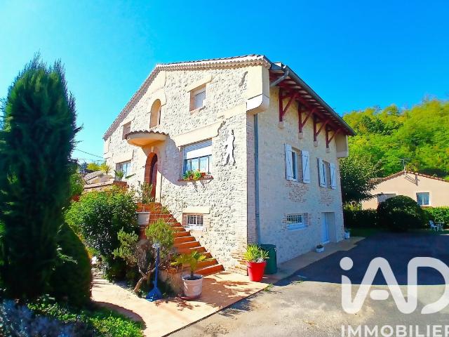 Maison 6 pièces 240 m²