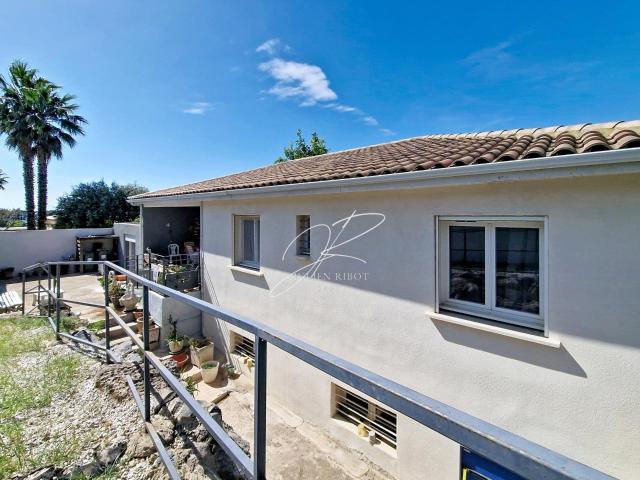 Maison 6 pièces 240 m²