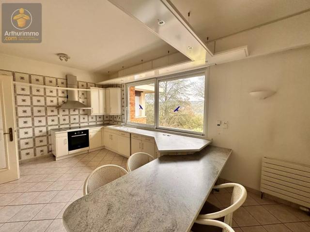 Maison 6 pièces 240 m²