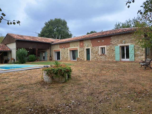 Maison 6 pièces 240 m²