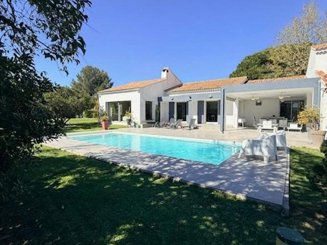 Maison 6 pièces 240 m²