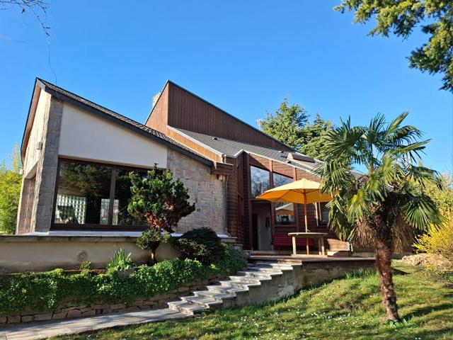 Maison 6 pièces 240 m²