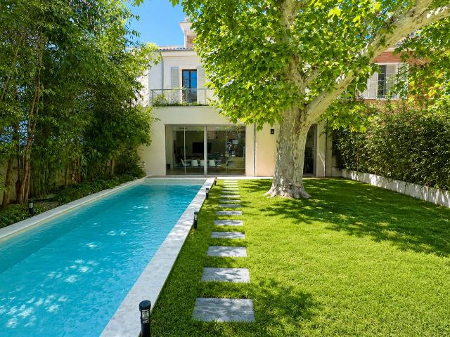 Maison 6 pièces 240 m²
