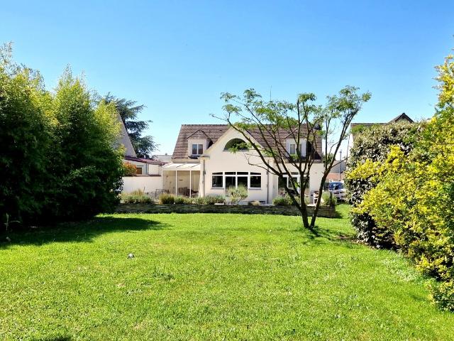 Maison 6 pièces 240 m²