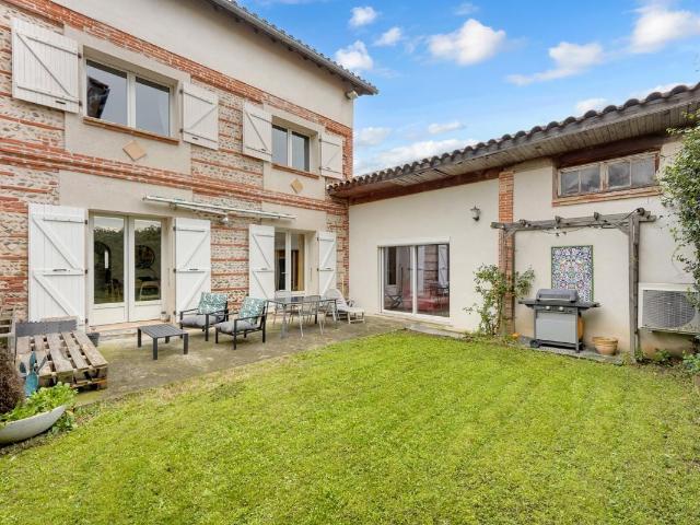 Maison 6 pièces 240 m²
