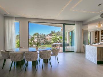 Maison 6 pièces 240 m²