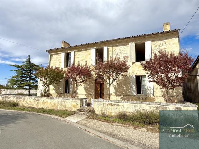 Maison 6 pièces 240 m²
