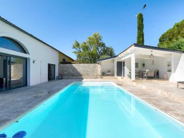 Maison 6 pièces 240 m²