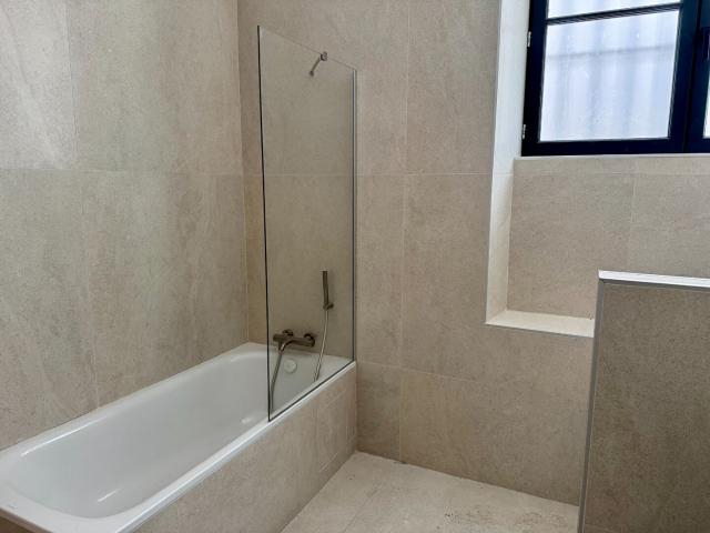Maison 6 pièces, 240 m² à louer à Aix en Provence 13100