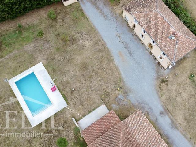 Maison 6 pièces 241 m²
