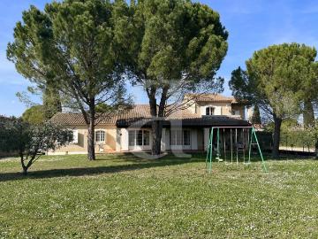 Maison 6 pièces 242 m²