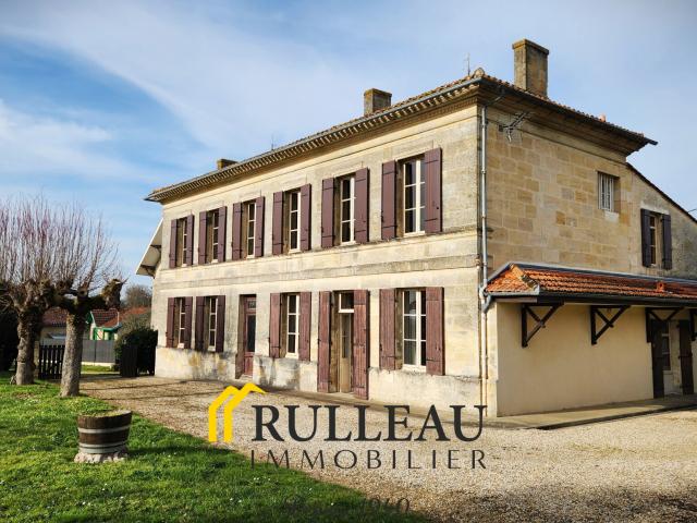 Maison 6 pièces 242 m²