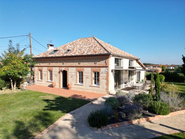 Maison 6 pièces 242 m²