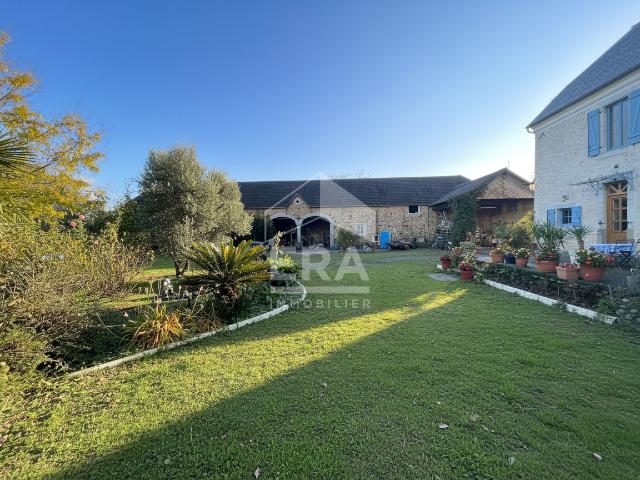 Maison 6 pièces 243 m²