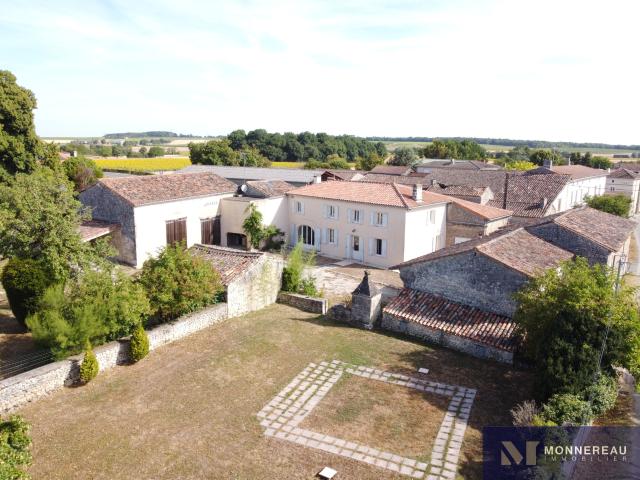 Maison 6 pièces 243 m²