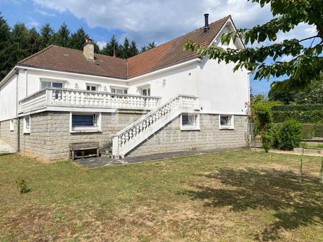Maison 6 pièces 243 m²
