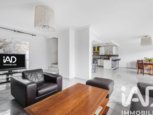 Maison 6 pièces 254 m²