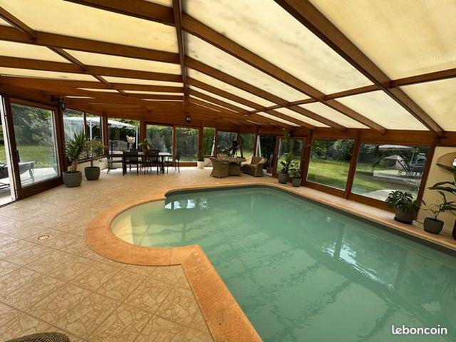Maison 6 pièces 255 m²