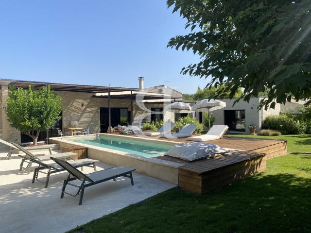 Maison 6 pièces 255 m²