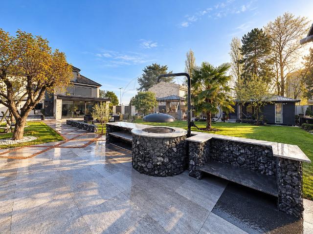 Maison 6 pièces 255 m²