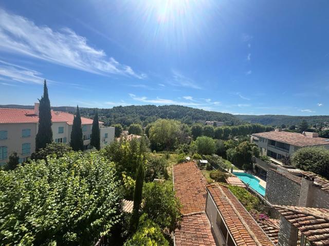 Maison 6 pièces 255 m²