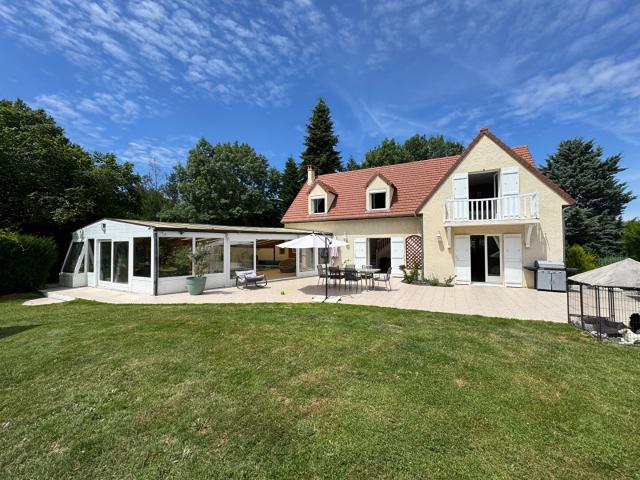 Maison 6 pièces 255 m²
