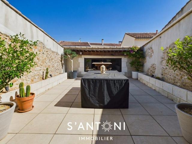 Maison 6 pièces 256 m²