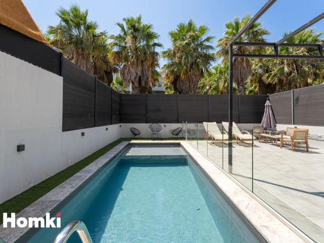 Maison 6 pièces 256 m²