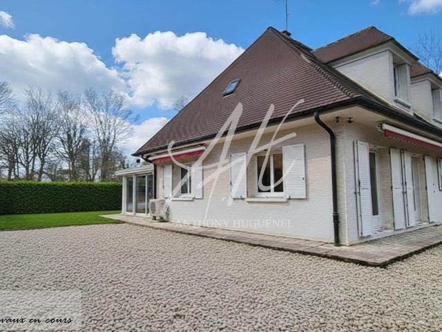 Maison 6 pièces 256 m²