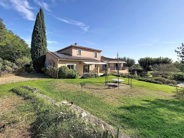 Maison 6 pièces 257 m²