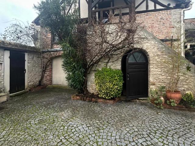 Maison 6 pièces 257 m²